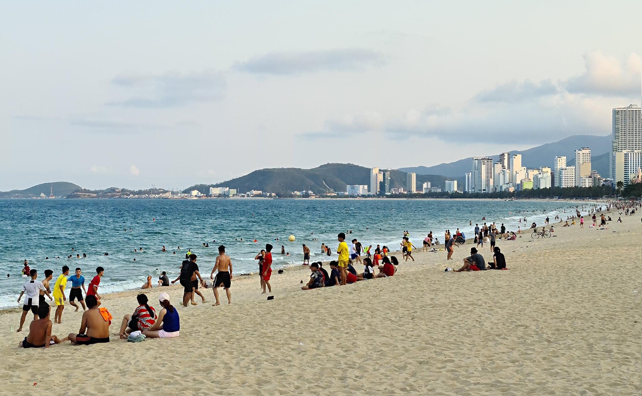 Checklist Đi Biển Nha Trang Đầy Đủ Nhất: Mang Gì Để Không Thiếu?